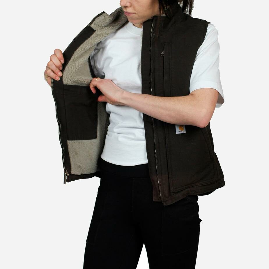 carhartt_sherpa_lined_mock_neck_vest_kvinde_sort_104224_001_detalje-min